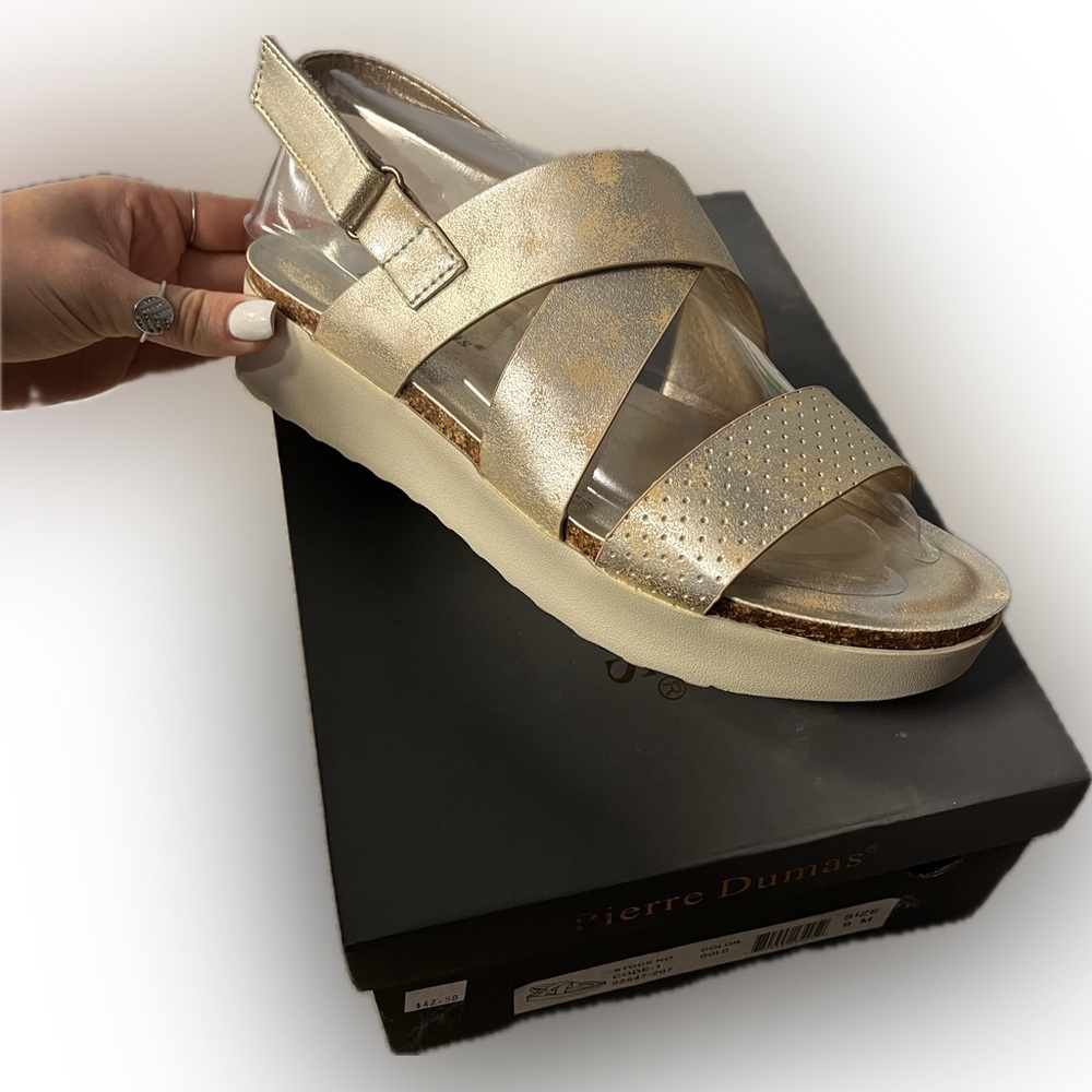 Pierre Dumas Women's Metallic Gold Platform Sandals